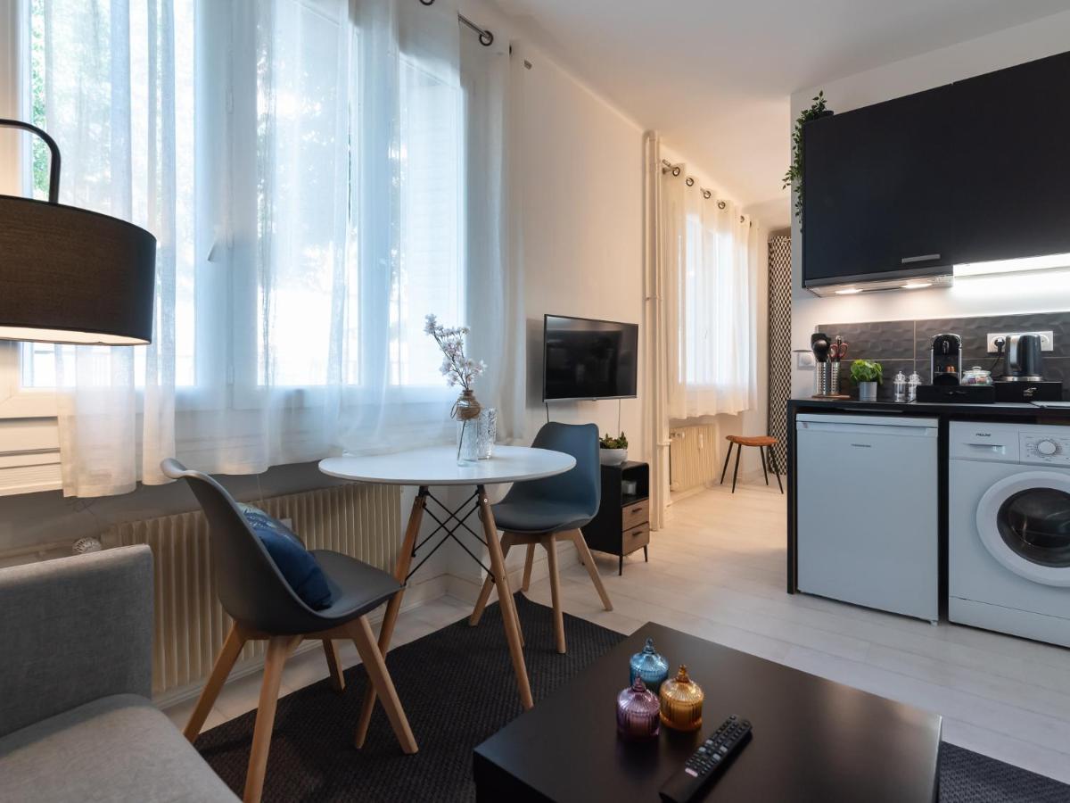 Studio Cosy Proche Lyon Part Dieu Apartment วีเลอร์บาน ภายนอก รูปภาพ