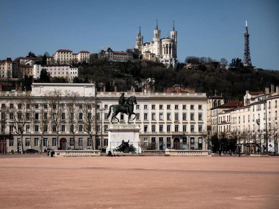 Studio Cosy Proche Lyon Part Dieu Apartment วีเลอร์บาน ภายนอก รูปภาพ